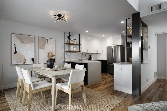 Detail Gallery Image 3 of 21 For 390 Deerfield, Irvine,  CA 92606 - 2 Beds | 1/1 Baths