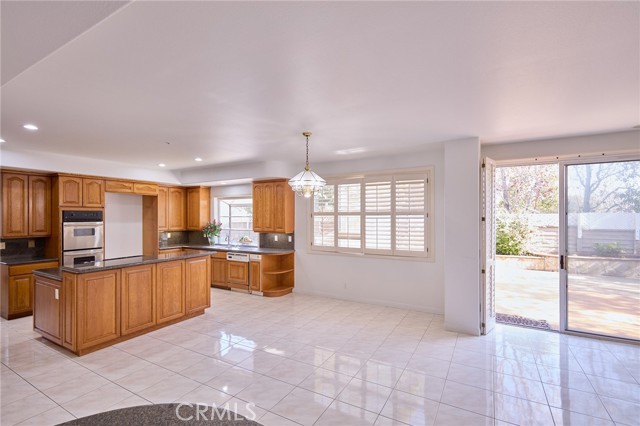 Detail Gallery Image 14 of 34 For 18662 Jockey Cir, Huntington Beach,  CA 92648 - 5 Beds | 4 Baths