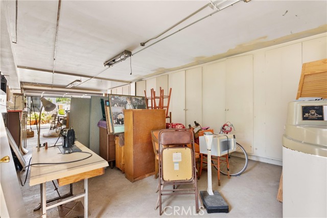 308 Flower Street, Costa Mesa CA: https://media.crmls.org/medias/70004810-1b6d-49c5-89e4-2b4229780c33.jpg