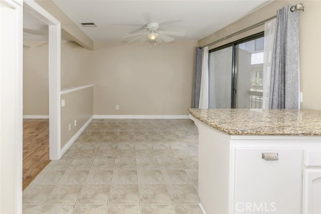 Detail Gallery Image 13 of 41 For 20737 Roscoe Bld #102,  Winnetka,  CA 91306 - 3 Beds | 3 Baths