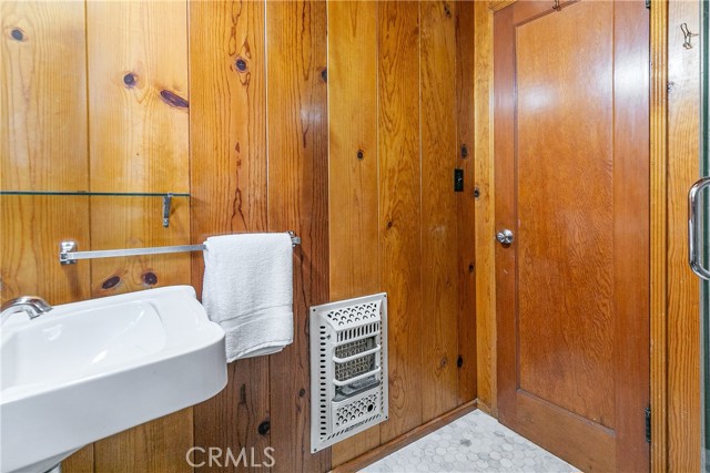 187 Cedar Circle Circle, Lake Arrowhead CA: https://media.crmls.org/medias/7001317a-0881-49cf-af3d-910cebb81b32.jpg
