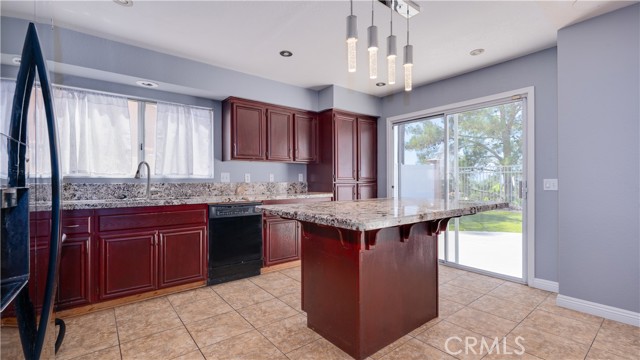 31695 Corte Avalos, Temecula CA: https://media.crmls.org/medias/70015578-a478-429d-98a8-d17fc5be3c64.jpg