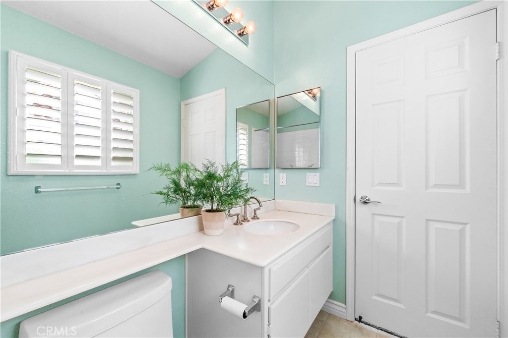 MLS #OC25270158 image #40