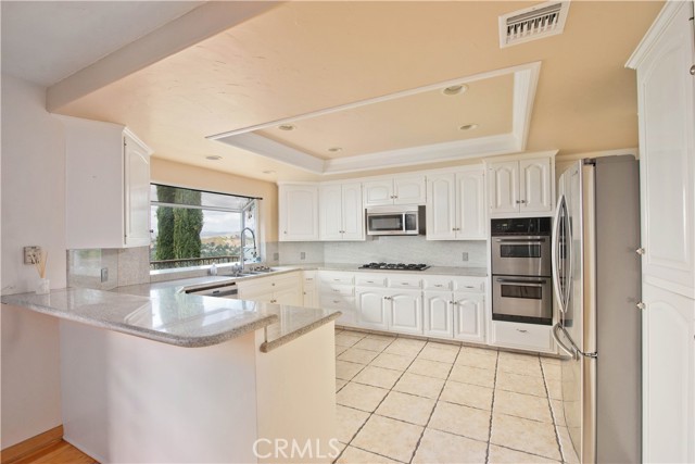 4389 San Blas Avenue, Woodland Hills CA: https://media.crmls.org/medias/7002350e-37cf-438c-bed1-ac8481b00c4e.jpg