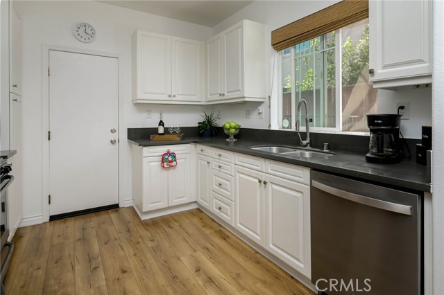 Detail Gallery Image 14 of 45 For 22909 Serra Dr, Carson,  CA 90745 - 3 Beds | 3 Baths