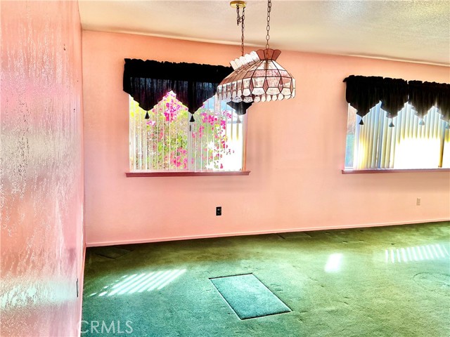 Detail Gallery Image 4 of 39 For 73842 White Sands, Twentynine Palms,  CA 92277 - 4 Beds | 2 Baths