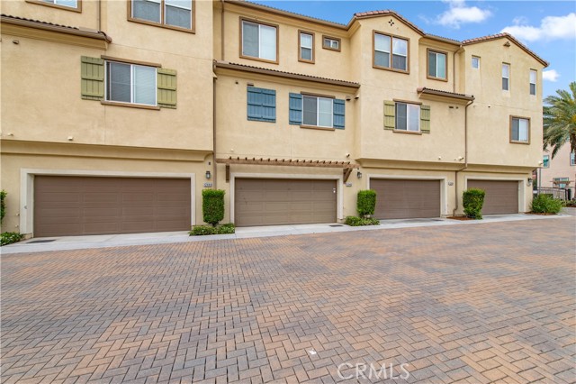 Detail Gallery Image 1 of 29 For 12440 Constellation St, Corona,  CA 91752 - 2 Beds | 2/1 Baths