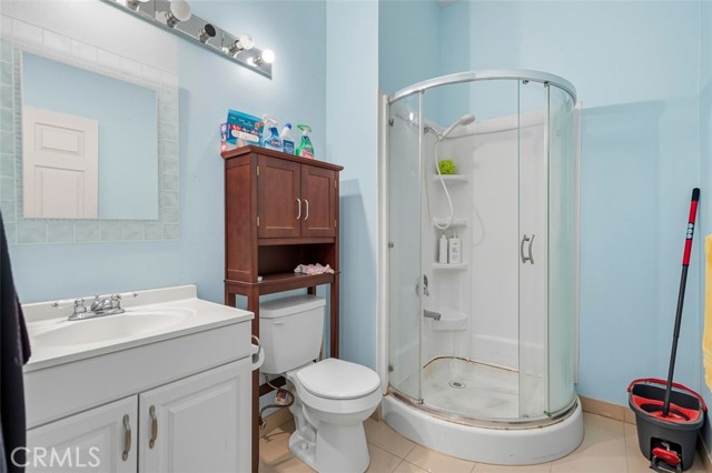 Detail Gallery Image 10 of 21 For 15455 Sherman Way #15,  Van Nuys,  CA 91406 - 2 Beds | 2 Baths