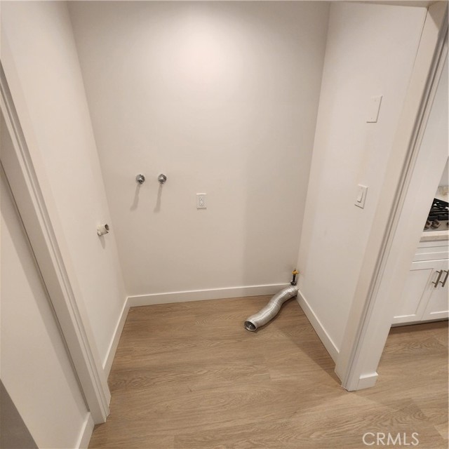 Detail Gallery Image 8 of 22 For 900 Cedar St #107,  El Segundo,  CA 90245 - 2 Beds | 2 Baths