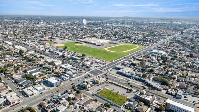 Image 5 of 15 For 810 Rosecrans Avenue