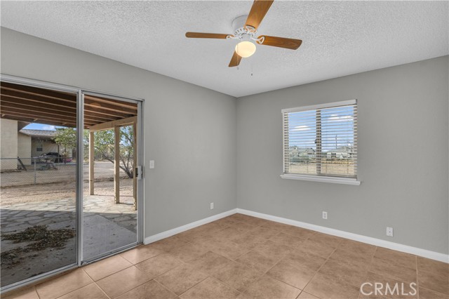 Detail Gallery Image 10 of 25 For 19158 Live Oak St, Hesperia,  CA 92345 - 3 Beds | 2 Baths