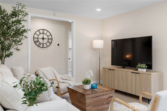 11091 Ranger Drive, Los Alamitos CA: https://media.crmls.org/medias/7007f72f-0f3b-4116-a98a-80c5e6aafc6c.jpg