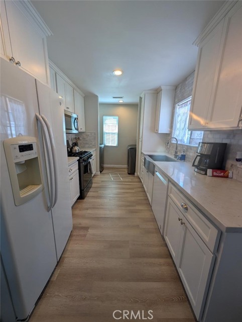 Detail Gallery Image 5 of 18 For 8712 Fontana, Downey,  CA 90241 - 3 Beds | 2 Baths