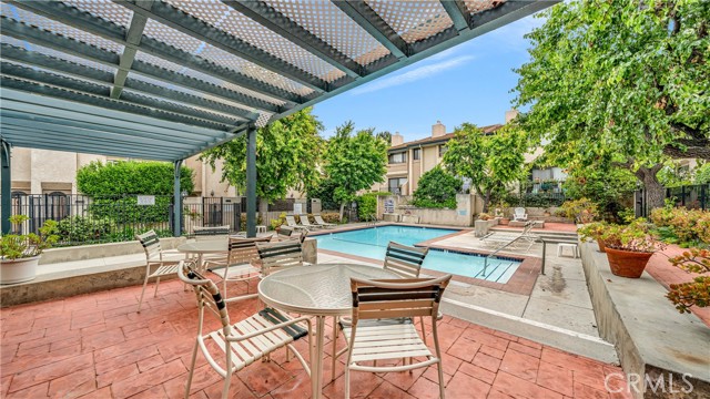 7137 Shoup Avenue, West Hills CA: https://media.crmls.org/medias/7008e504-9cfb-4188-bad2-1132f4383ea7.jpg