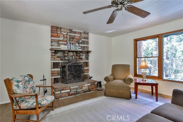 Detail Gallery Image 7 of 37 For 24463 Bernard Dr, Crestline,  CA 92325 - 2 Beds | 1 Baths