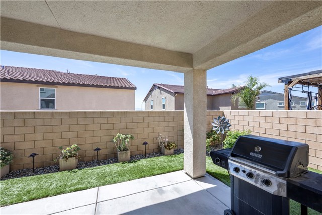 Detail Gallery Image 6 of 73 For 16981 Schneider St, Fontana,  CA 92336 - 4 Beds | 3/1 Baths