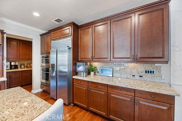 22517 Skipping Stone Drive, Saugus CA: https://media.crmls.org/medias/7009a527-81bd-4233-b4eb-34d0311e5577.jpg