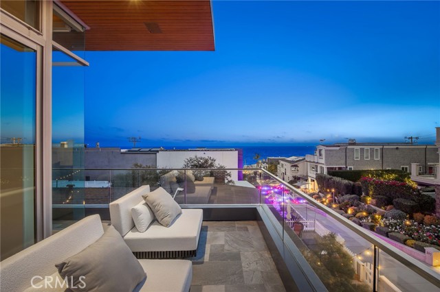 324 17th, Manhattan Beach, California 90266, 4 Bedrooms Bedrooms, 0 ,5 BathroomsBathrooms,Residential,For Sale,17th,0,SB26133569