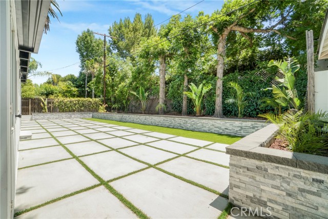Detail Gallery Image 19 of 32 For 19120 Bessemer St, Tarzana,  CA 91335 - 4 Beds | 3 Baths