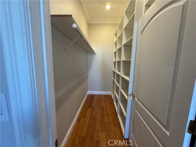 Detail Gallery Image 23 of 28 For 4912 Hesperia, Encino,  CA 91316 - 3 Beds | 2/1 Baths