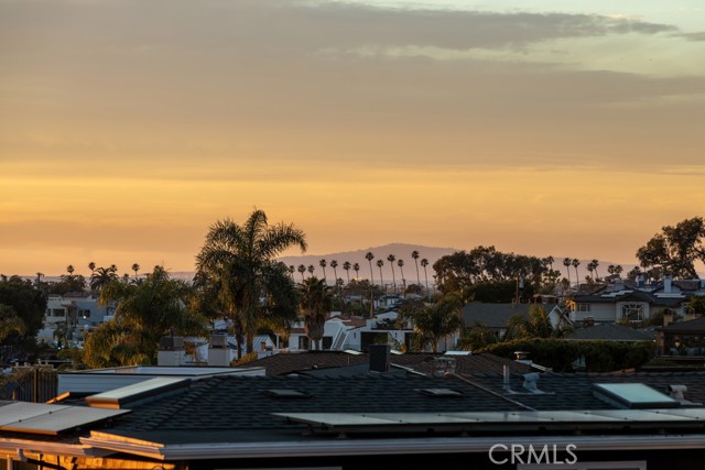 Detail Gallery Image 5 of 5 For 511 Seaward, Corona Del Mar,  CA 92625 - 4 Beds | 5/1 Baths