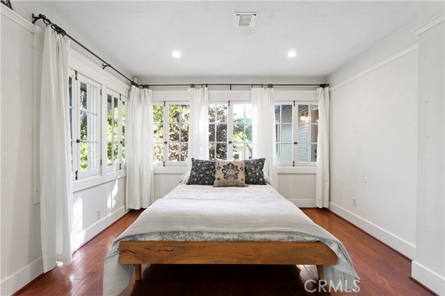 Detail Gallery Image 17 of 59 For 290 W 12th Street, Claremont,  CA 91711 - 3 Beds | 2 Baths