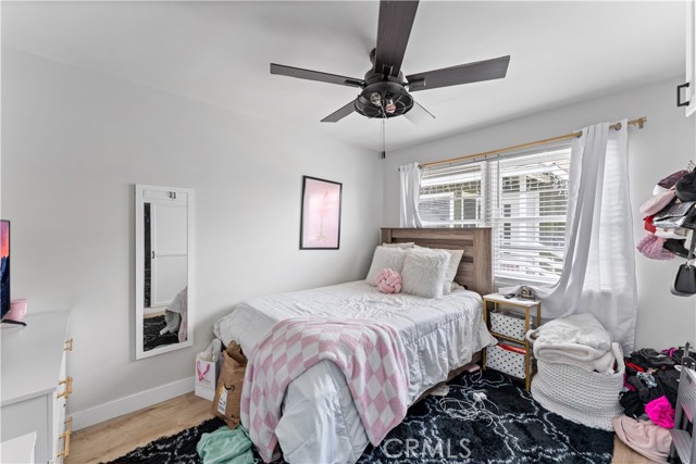 923 W Maple Avenue, Orange CA: https://media.crmls.org/medias/700ba4f4-643f-49d6-8f52-c460ec16d736.jpg