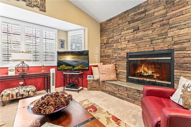 Detail Gallery Image 16 of 33 For 809 E Victoria Ct, Lake Arrowhead,  CA 92352 - 2 Beds | 1/1 Baths