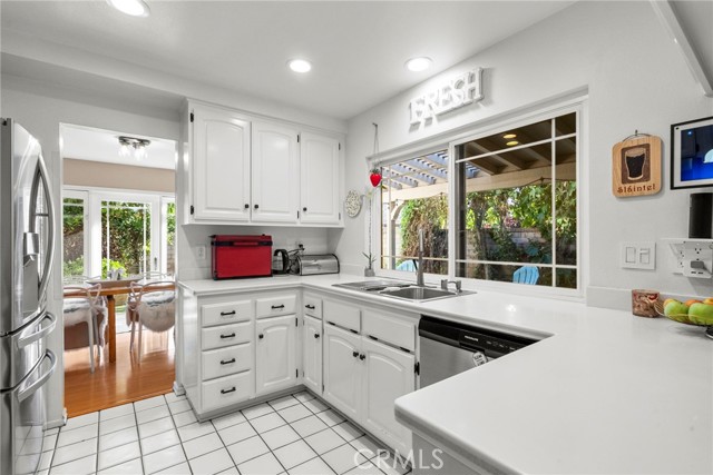 Detail Gallery Image 16 of 40 For 27547 Saffron, Saugus,  CA 91350 - 4 Beds | 3 Baths