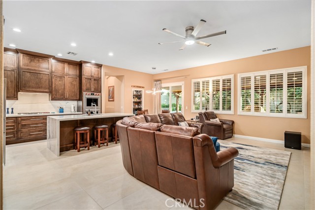 41703 Firenze Street, Lancaster CA: https://media.crmls.org/medias/700d2c44-3ceb-4b23-985a-e84a658f3d17.jpg