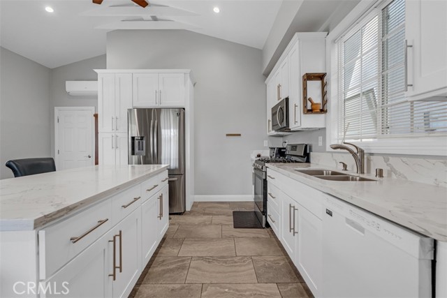 Detail Gallery Image 39 of 56 For 116 N Bonnie Beach Pl, East Los Angeles,  CA 90063 - 6 Beds | 4 Baths