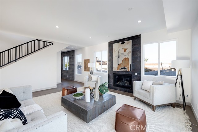 2010 Plant, Redondo Beach, California 90278, 4 Bedrooms Bedrooms, ,4 BathroomsBathrooms,Residential,Sold,Plant,SB23064489