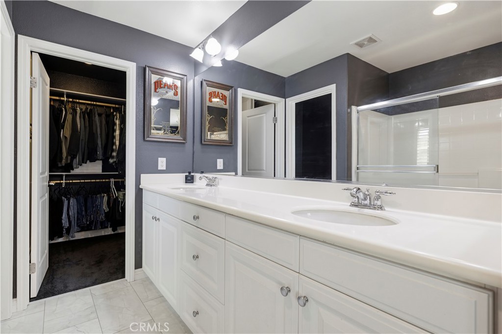 https://media.crmls.org/medias/700df641-07be-482f-b90a-830a22c6a1b3.jpg?preset=X-Large