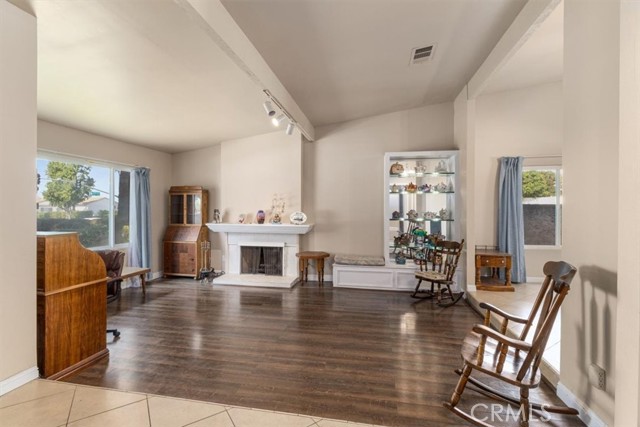 Detail Gallery Image 4 of 55 For 1193 W 13th St, Upland,  CA 91786 - 4 Beds | 2 Baths
