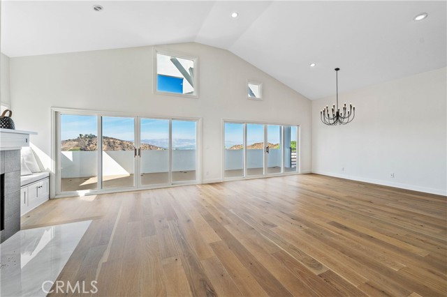 23625 Summit Drive, Calabasas CA: https://media.crmls.org/medias/700e94a7-f481-4704-8b85-5659e941461c.jpg