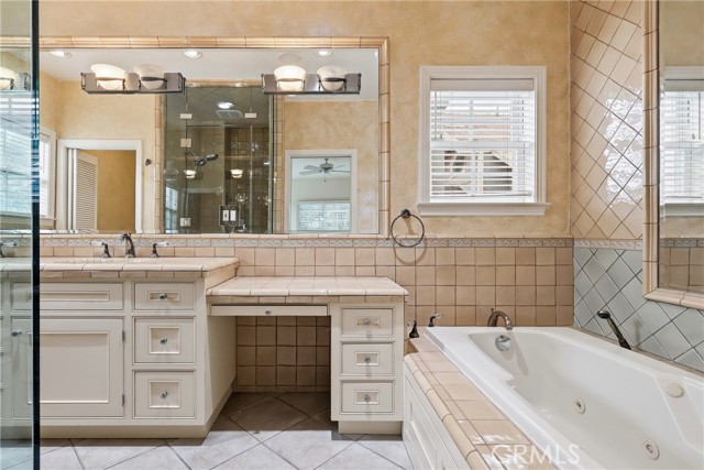 Detail Gallery Image 11 of 24 For 500 3rd, Manhattan Beach,  CA 90266 - 4 Beds | 5/2 Baths