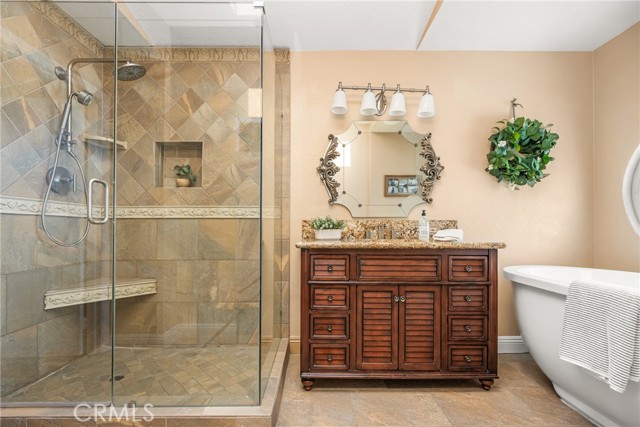 8115 Surfline Drive, Huntington Beach CA: https://media.crmls.org/medias/700f1dd9-e4bc-4b50-a31f-730d9f4126cd.jpg