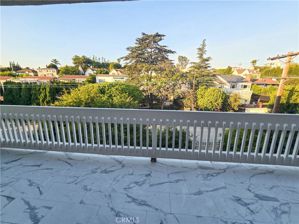 https://media.crmls.org/medias/700f2af2-c3c5-437c-a693-af1600910adc.jpg?preset=X-Large