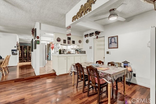 355 Kenwood Drive, Lemoore CA: https://media.crmls.org/medias/700f933c-ffd2-4726-85e2-9d5bda6f5af5.jpg
