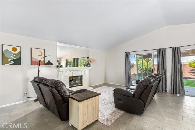 Detail Gallery Image 4 of 24 For 7905 Valencia Ct, Highland,  CA 92346 - 3 Beds | 2 Baths