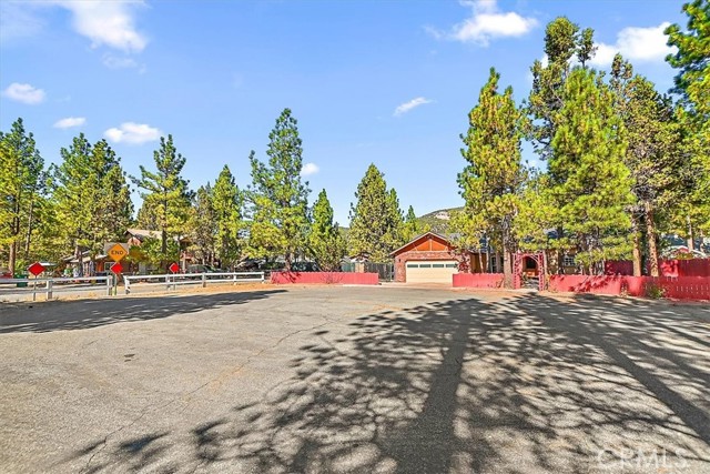 Detail Gallery Image 2 of 29 For 401 E Angeles Bld, Big Bear City,  CA 92314 - 3 Beds | 2 Baths