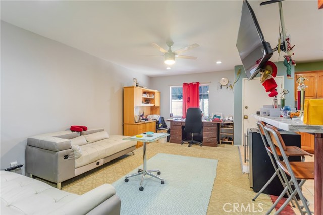 Detail Gallery Image 8 of 40 For 2945 Estara Ave, Los Angeles,  CA 90065 - 4 Beds | 2 Baths