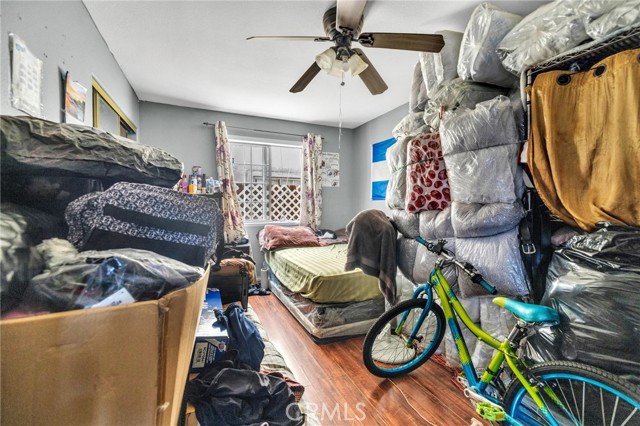 9203 Beach Street, Los Angeles CA: https://media.crmls.org/medias/701273f6-1815-40b4-a0b7-5dd8b52adcf3.jpg