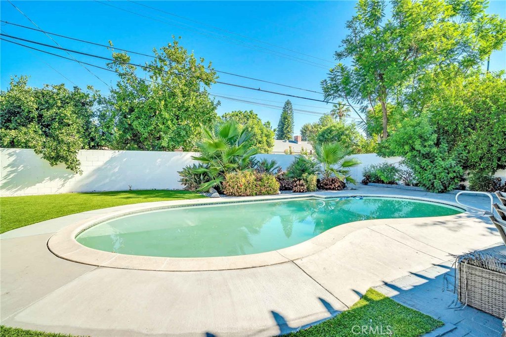 701319E8 Afdc 40E7 B040 0B03Fba4C9D3 20807 Vose Street, Winnetka, Ca 91306 &Lt;Span Style='BackgroundColor:transparent;Padding:0Px;'&Gt; &Lt;Small&Gt; &Lt;I&Gt; &Lt;/I&Gt; &Lt;/Small&Gt;&Lt;/Span&Gt;