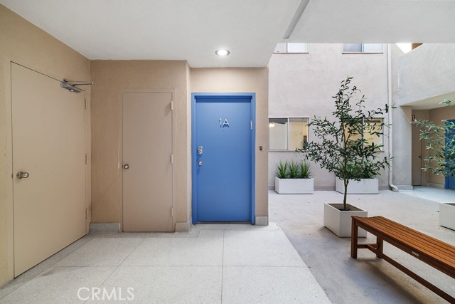 Detail Gallery Image 18 of 42 For 1101 Lincoln Bld 1a,  Santa Monica,  CA 90403 - 2 Beds | 2 Baths