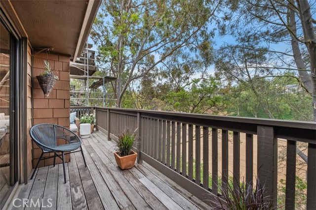 7 Canyon Island Drive, Newport Beach CA: https://media.crmls.org/medias/7013adca-33c8-4535-ad8d-b7f4a51e7996.jpg