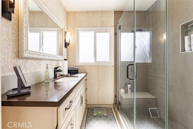 5805 Bucknell Avenue, Valley Village CA: https://media.crmls.org/medias/7013b75b-cc41-4f8d-b850-966aca1fdbb0.jpg
