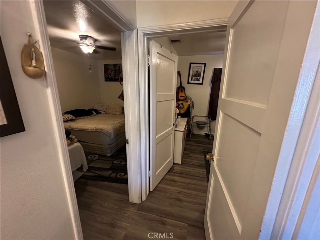 https://media.crmls.org/medias/70142379-da83-4027-b877-2d377c281542.jpg?preset=X-Large