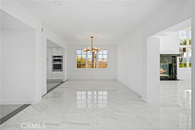 Detail Gallery Image 16 of 56 For 24215 Park Granada, Calabasas,  CA 91302 - 5 Beds | 5 Baths