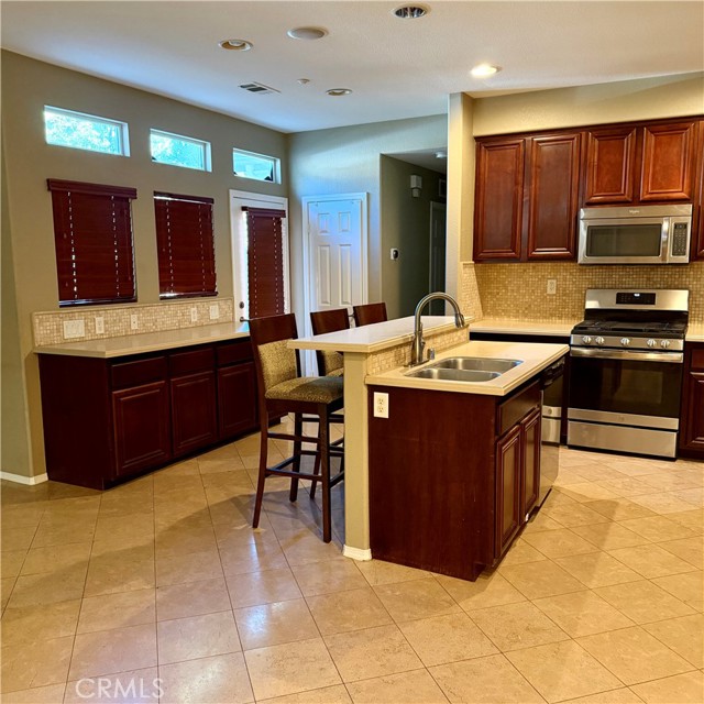 Detail Gallery Image 6 of 37 For 4996 Arborwood Ln, Riverside,  CA 92504 - 4 Beds | 2/1 Baths